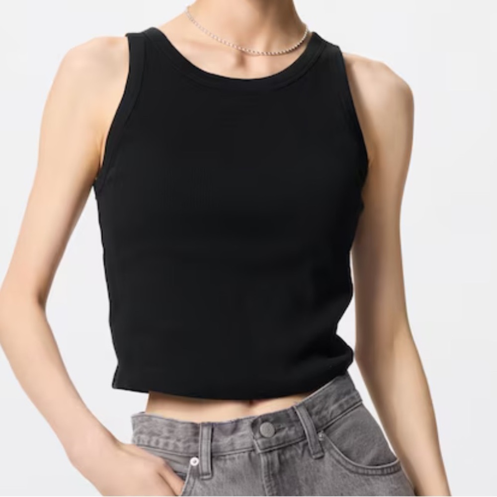 🎉 Ribbed cropped bra top – Uniqlo